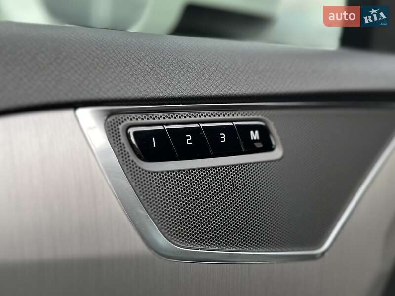 Внедорожник / Кроссовер Volvo XC90 2019 в Киеве фото 22 Внедорожник / Кроссовер Volvo XC90 2019 в Киеве