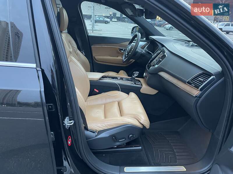 Позашляховик / Кросовер Volvo XC90 2015 в Києві