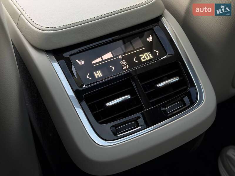 Внедорожник / Кроссовер Volvo XC90 2016 в Кривом Роге