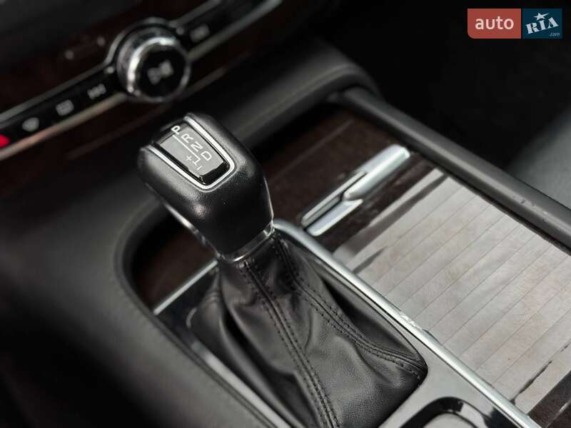 Позашляховик / Кросовер Volvo XC90 2015 в Рівному