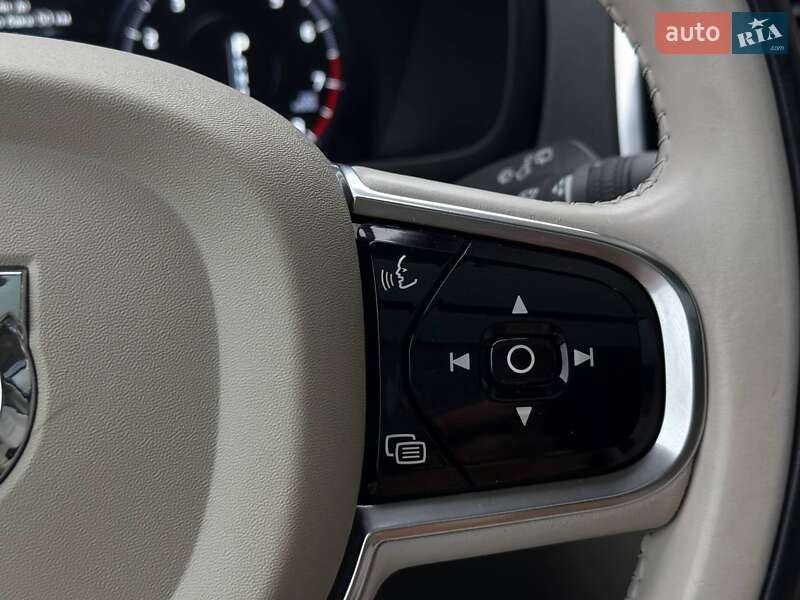 Позашляховик / Кросовер Volvo XC90 2016 в Рівному