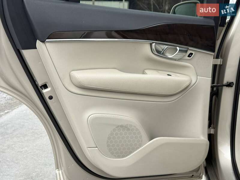 Позашляховик / Кросовер Volvo XC90 2016 в Рівному