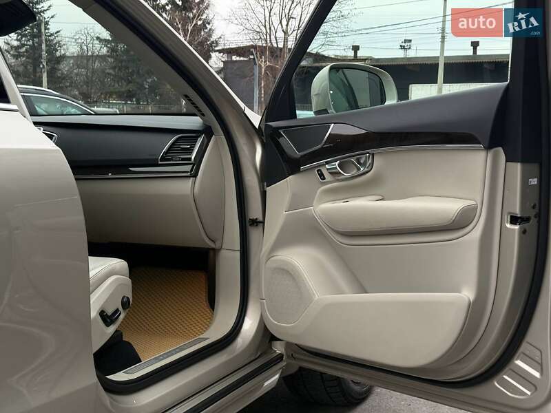 Позашляховик / Кросовер Volvo XC90 2016 в Рівному