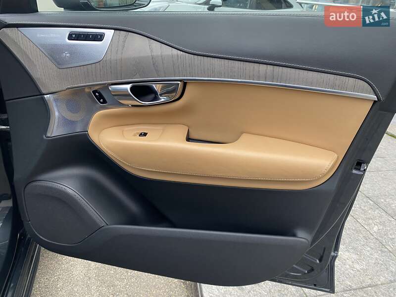 Позашляховик / Кросовер Volvo XC90 2019 в Києві