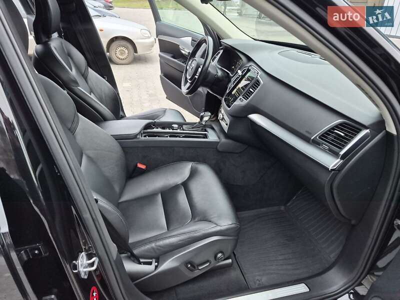 Внедорожник / Кроссовер Volvo XC90 2017 в Владимире