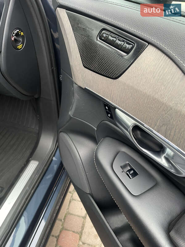 Позашляховик / Кросовер Volvo XC90 2022 в Києві фото 9 Позашляховик / Кросовер Volvo XC90 2022 в Києві
