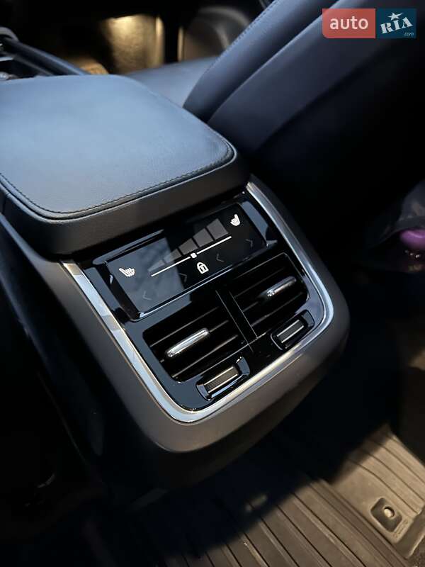 Позашляховик / Кросовер Volvo XC90 2019 в Києві