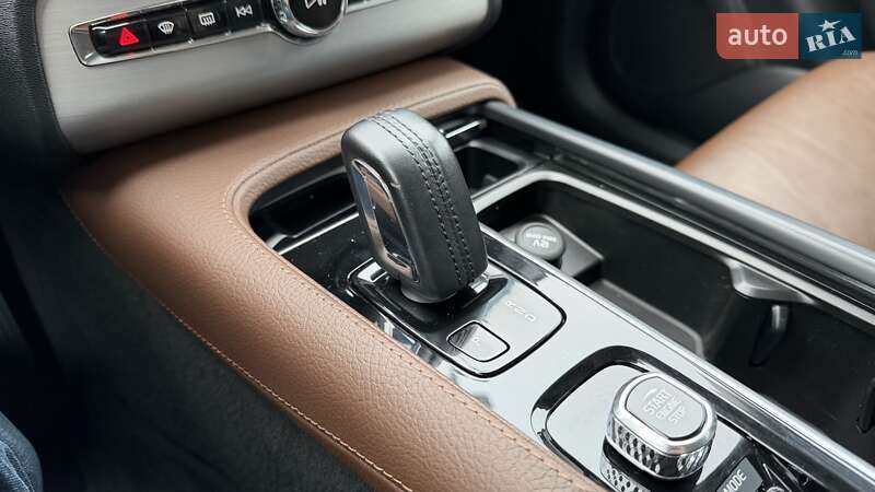 Позашляховик / Кросовер Volvo XC90 2019 в Києві фото 38 Позашляховик / Кросовер Volvo XC90 2019 в Києві