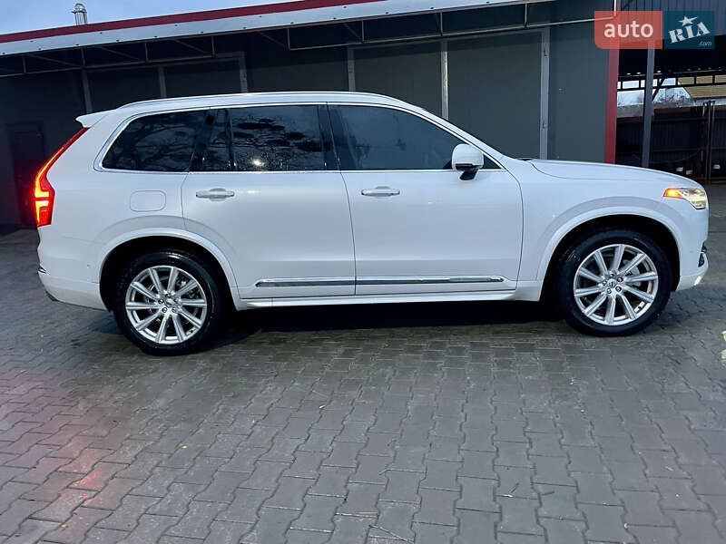 Внедорожник / Кроссовер Volvo XC90 2017 в Полонном