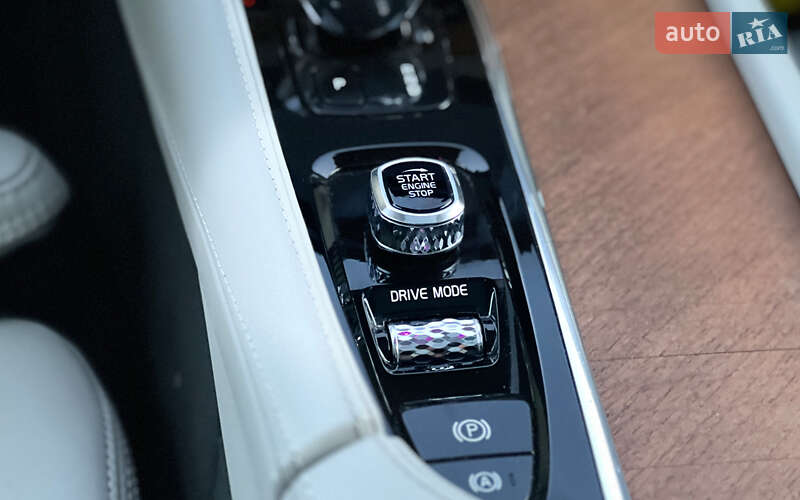 Позашляховик / Кросовер Volvo XC90 2019 в Львові фото 19 Позашляховик / Кросовер Volvo XC90 2019 в Львові