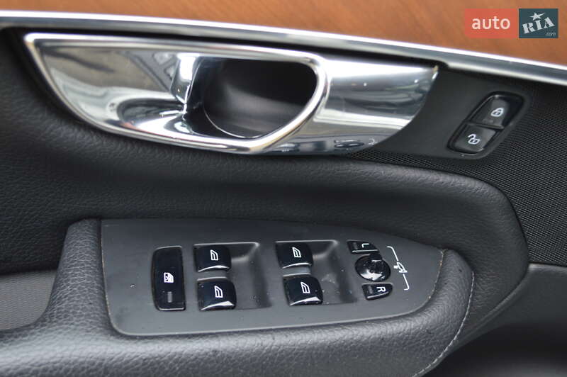 Внедорожник / Кроссовер Volvo XC90 2015 в Одессе фото 22 Внедорожник / Кроссовер Volvo XC90 2015 в Одессе