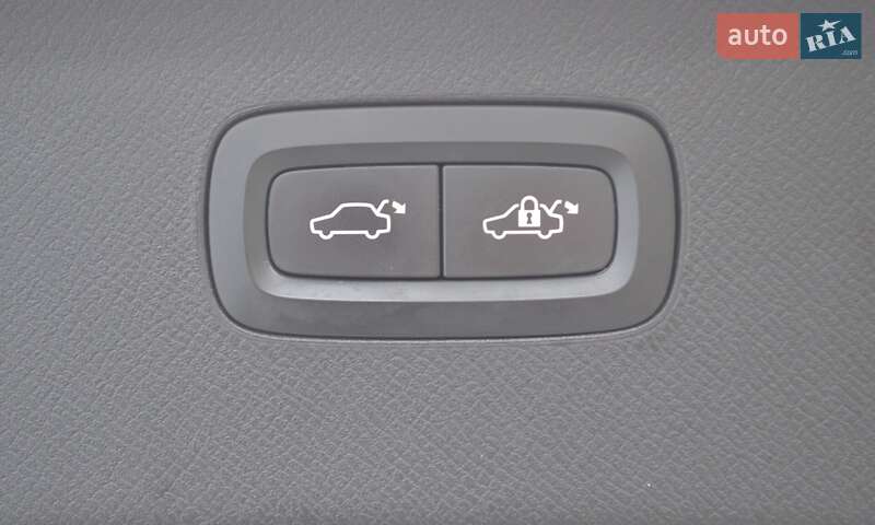 Внедорожник / Кроссовер Volvo XC90 2015 в Одессе фото 44 Внедорожник / Кроссовер Volvo XC90 2015 в Одессе