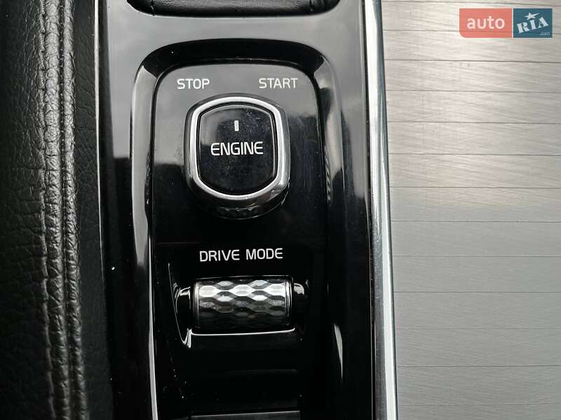 Внедорожник / Кроссовер Volvo XC90 2016 в Киеве