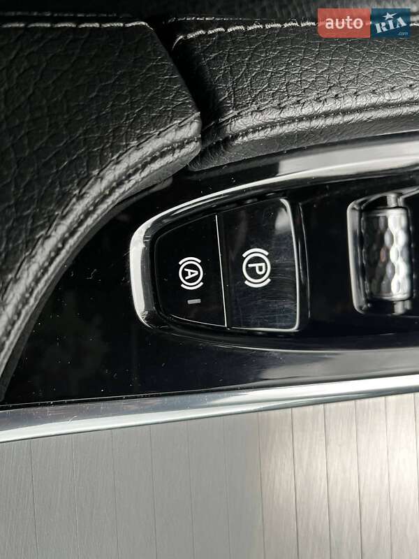 Внедорожник / Кроссовер Volvo XC90 2016 в Киеве