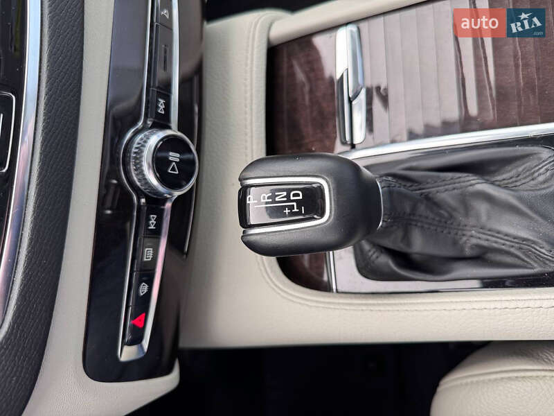 Внедорожник / Кроссовер Volvo XC90 2017 в Одессе фото 20 Внедорожник / Кроссовер Volvo XC90 2017 в Одессе