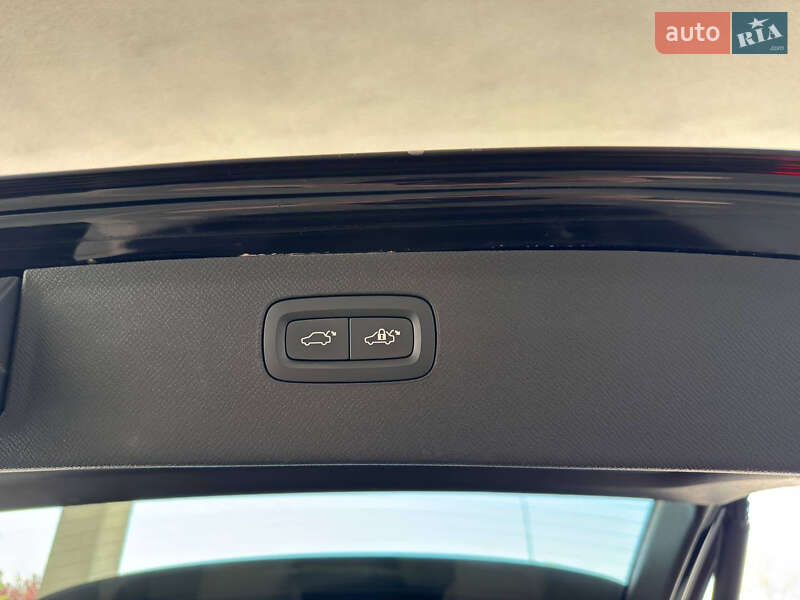 Внедорожник / Кроссовер Volvo XC90 2017 в Одессе фото 28 Внедорожник / Кроссовер Volvo XC90 2017 в Одессе