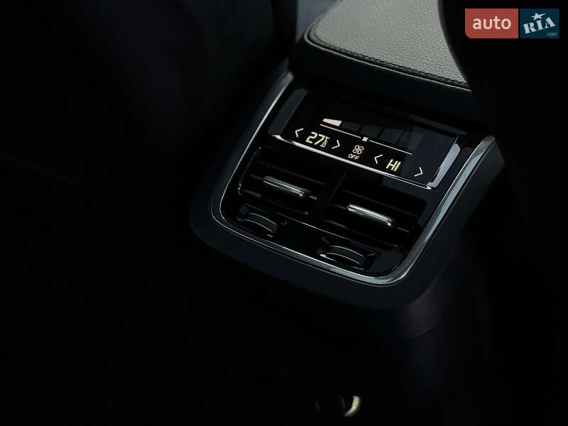 Внедорожник / Кроссовер Volvo XC90 2017 в Староконстантинове