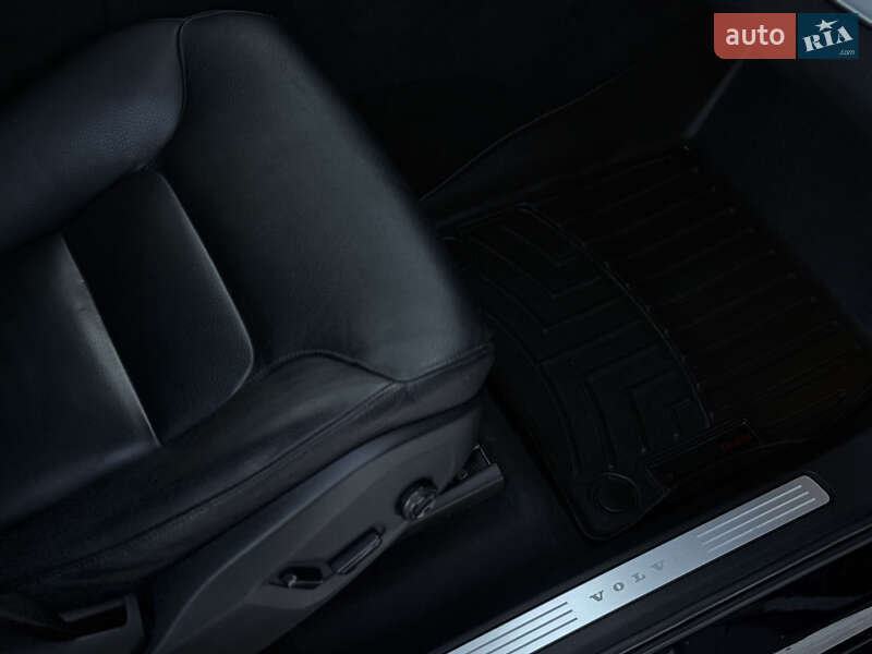 Внедорожник / Кроссовер Volvo XC90 2017 в Староконстантинове