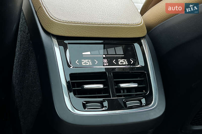 Внедорожник / Кроссовер Volvo XC90 2016 в Львове