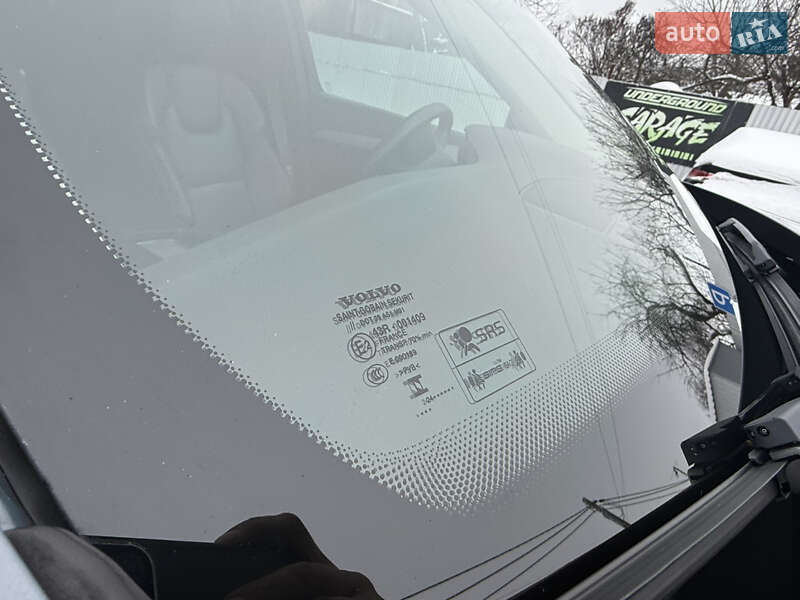 Внедорожник / Кроссовер Volvo XC90 2019 в Киеве