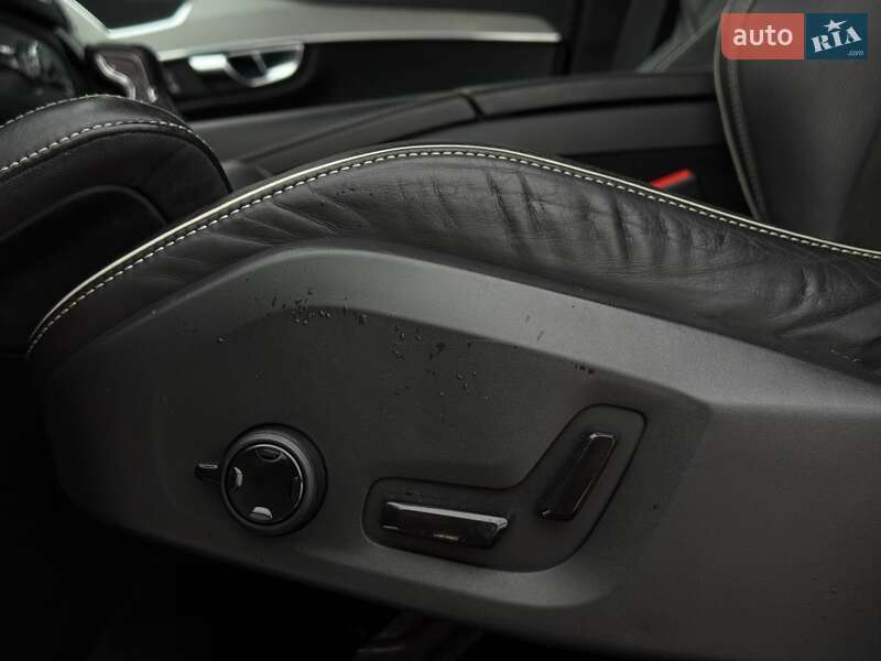 Внедорожник / Кроссовер Volvo XC90 2016 в Ровно