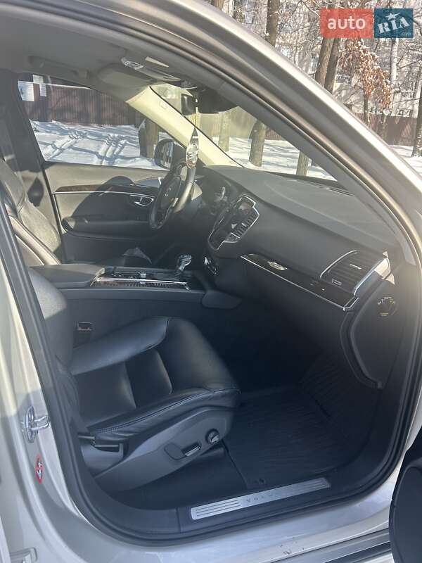 Внедорожник / Кроссовер Volvo XC90 2018 в Киеве фото 13 Внедорожник / Кроссовер Volvo XC90 2018 в Киеве