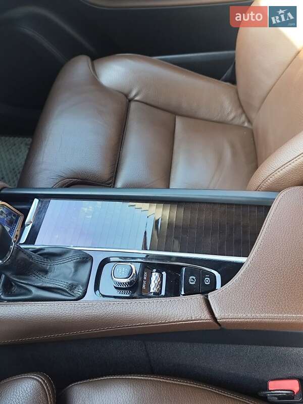 Внедорожник / Кроссовер Volvo XC90 2018 в Черкассах фото 4 Внедорожник / Кроссовер Volvo XC90 2018 в Черкассах