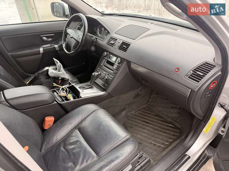 Внедорожник / Кроссовер Volvo XC90 2007 в Дубечно