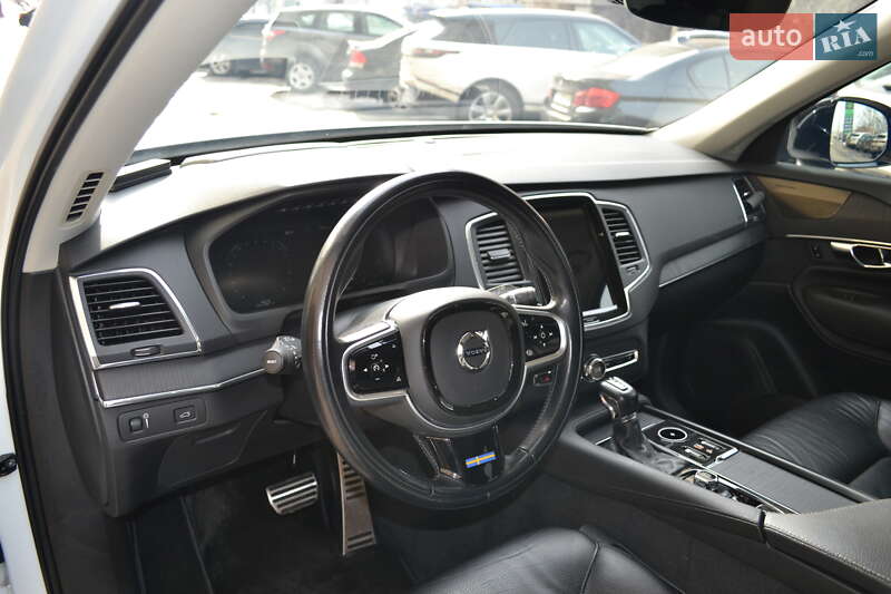 Внедорожник / Кроссовер Volvo XC90 2019 в Киеве