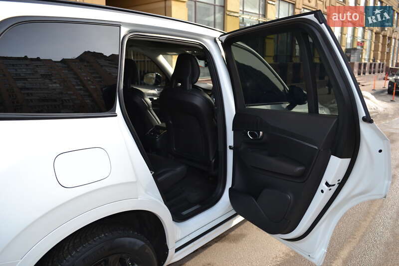 Внедорожник / Кроссовер Volvo XC90 2019 в Киеве