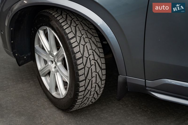 Внедорожник / Кроссовер Volvo XC90 2015 в Киеве