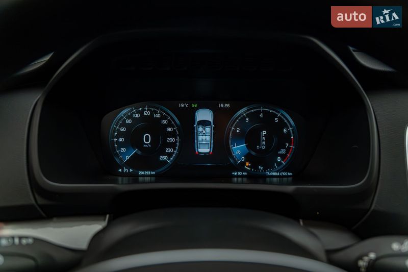 Внедорожник / Кроссовер Volvo XC90 2015 в Киеве