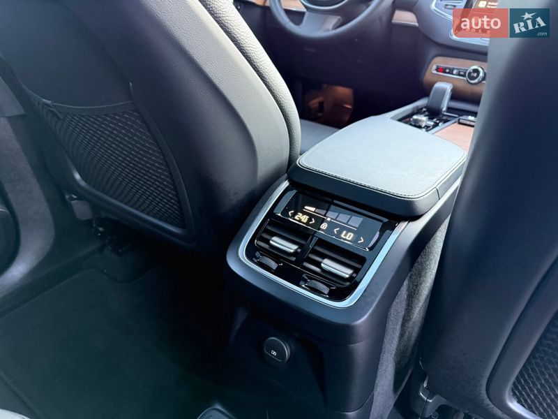 Позашляховик / Кросовер Volvo XC90 2024 в Тернополі