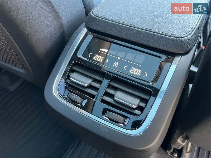 Внедорожник / Кроссовер Volvo XC90 2021 в Киеве