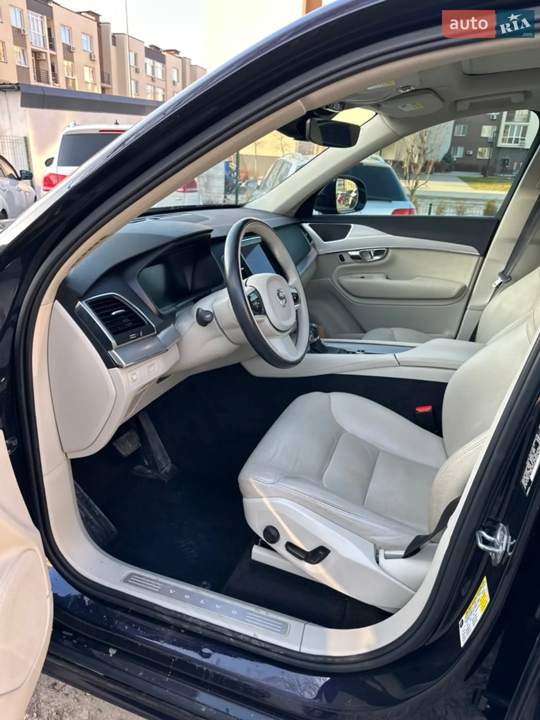 2015 Volvo XC90 - мініатюра 9