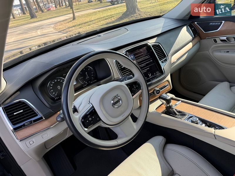 Внедорожник / Кроссовер Volvo XC90 2015 в Шостке