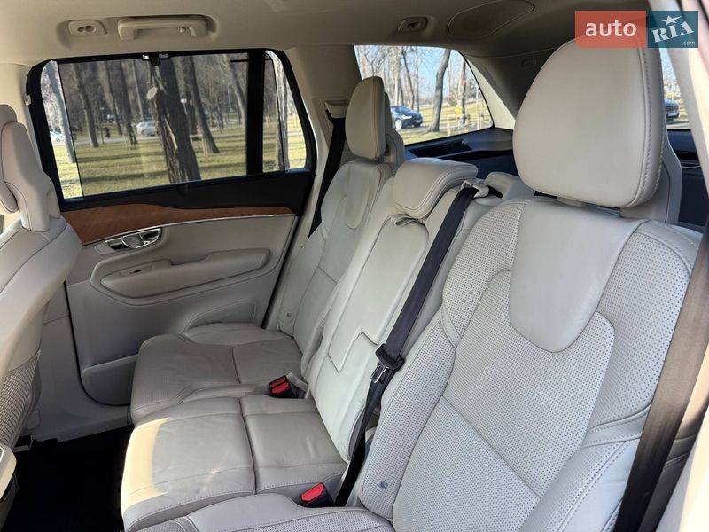 Внедорожник / Кроссовер Volvo XC90 2015 в Шостке