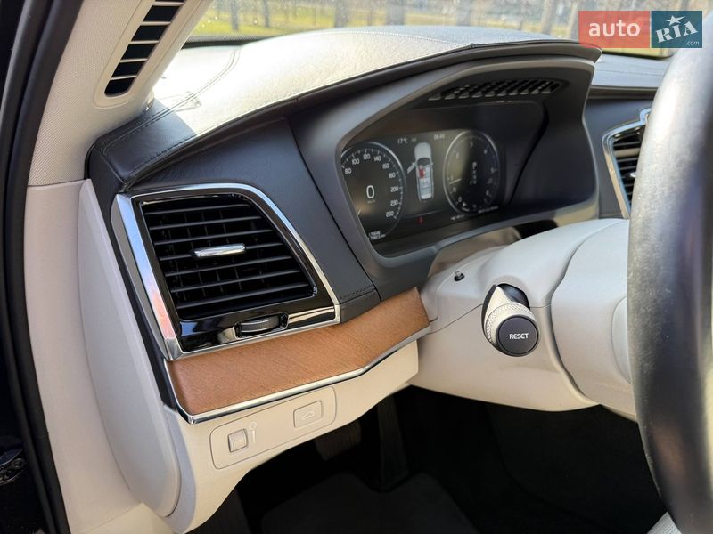 Внедорожник / Кроссовер Volvo XC90 2015 в Шостке