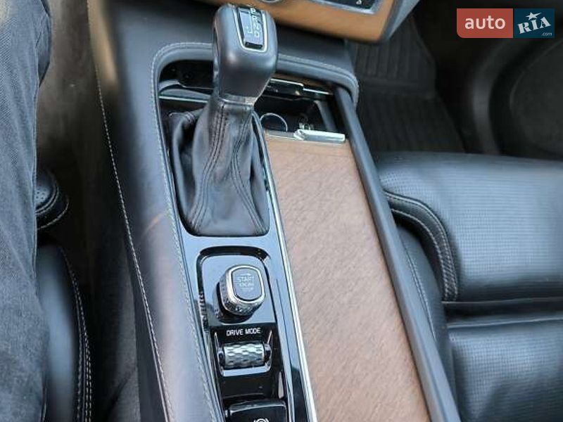 Внедорожник / Кроссовер Volvo XC90 2017 в Луцке