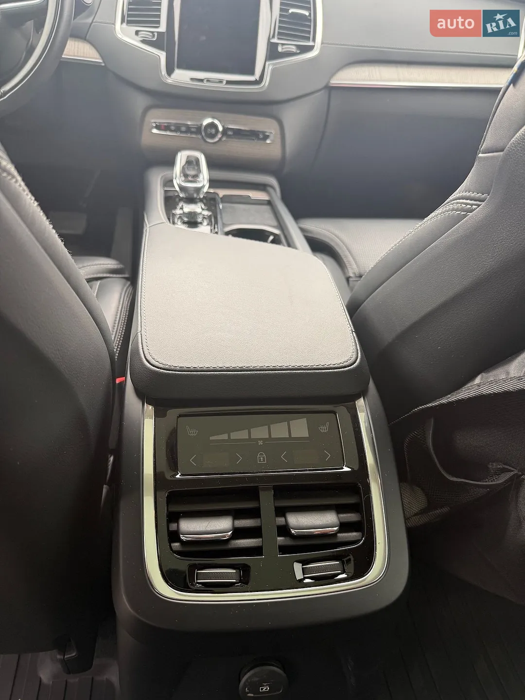 2022 Volvo XC90 - мініатюра 14