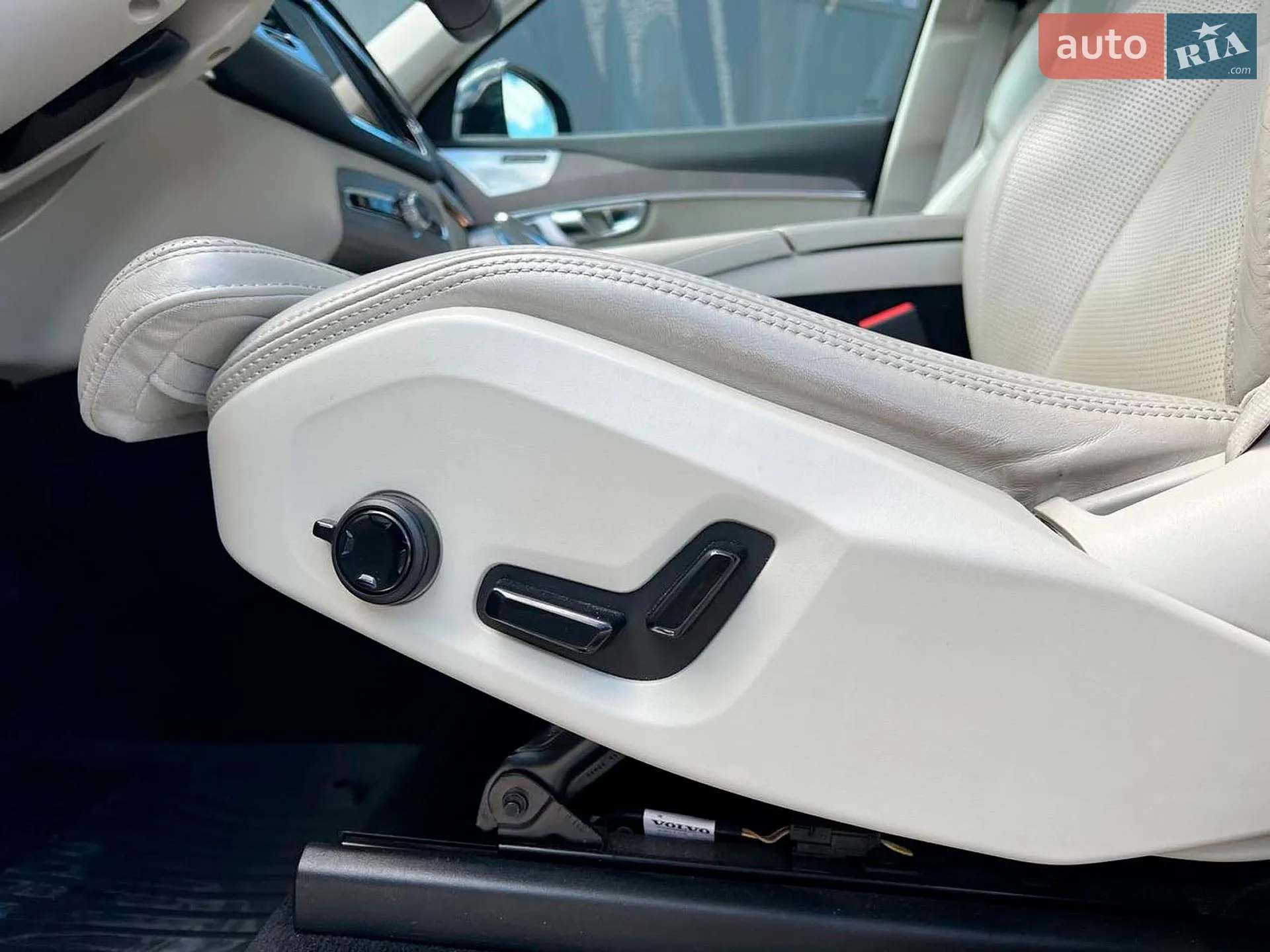 2021 Volvo XC90 - мініатюра 26