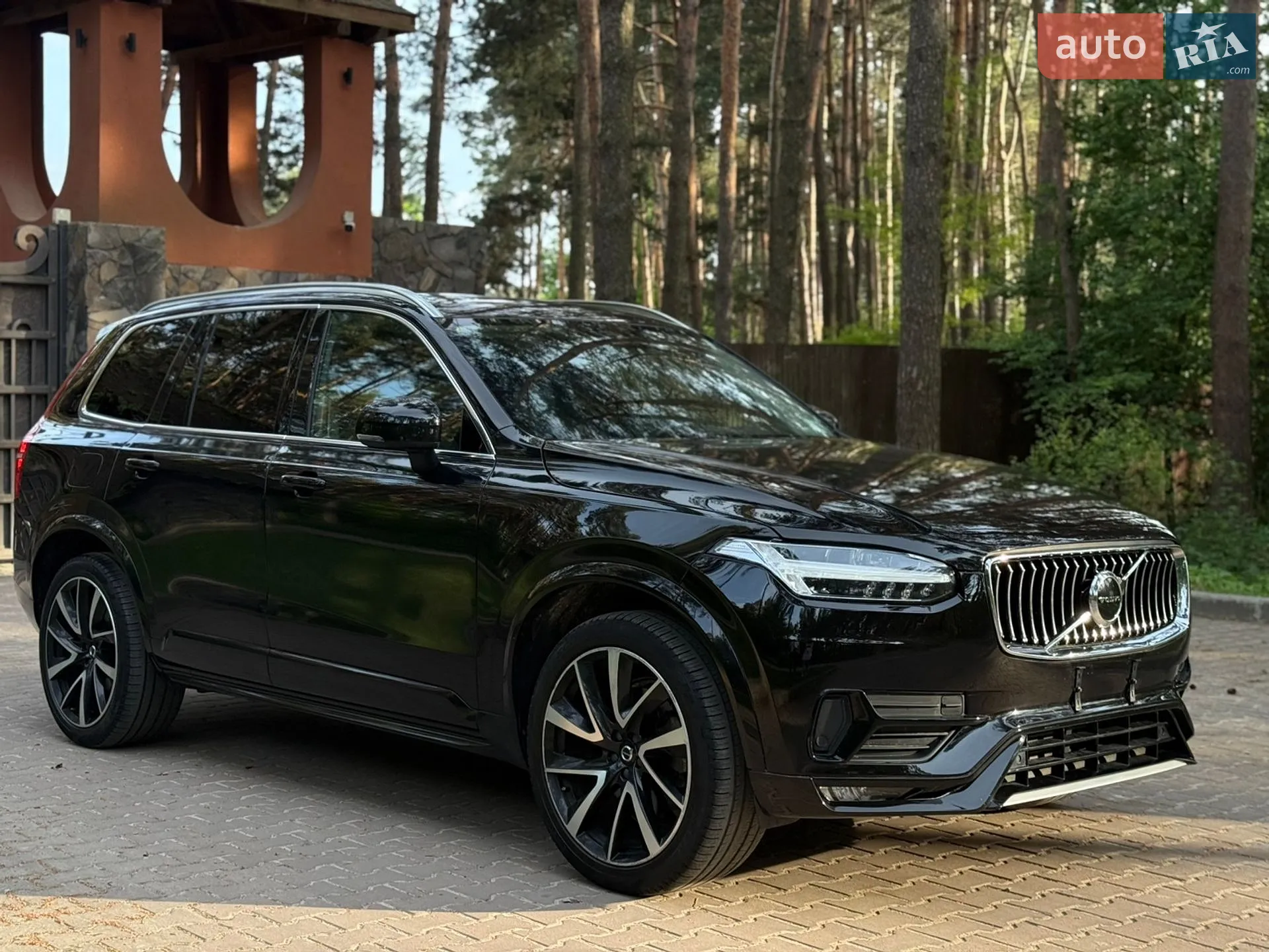 2020 Volvo XC90 - фото 1