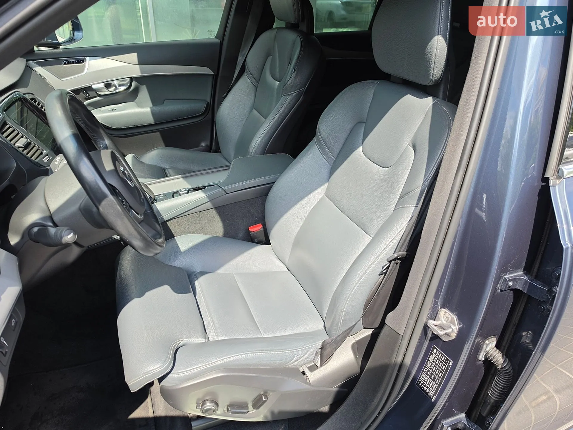 2021 Volvo XC90 - фото 1