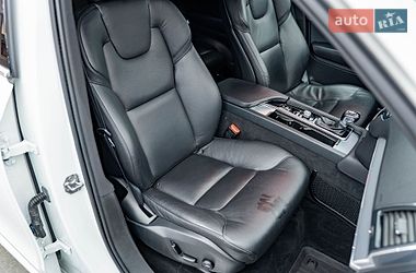 Внедорожник / Кроссовер Volvo XC90 2019 в Киеве