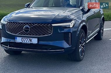 Внедорожник / Кроссовер Volvo XC90 2025 в Киеве