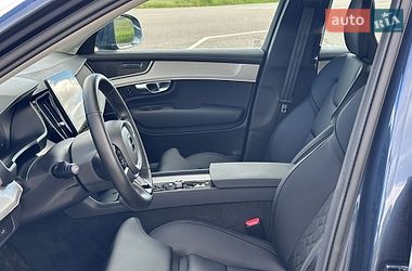 Внедорожник / Кроссовер Volvo XC90 2025 в Киеве