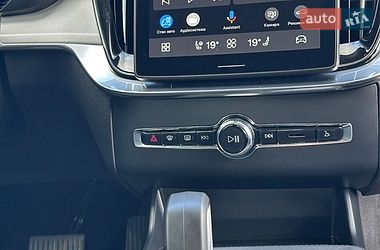 Внедорожник / Кроссовер Volvo XC90 2025 в Киеве