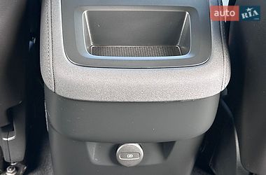 Внедорожник / Кроссовер Volvo XC90 2025 в Киеве