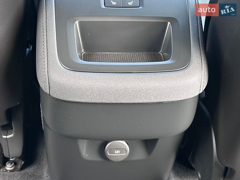 Внедорожник / Кроссовер Volvo XC90 2025 в Киеве