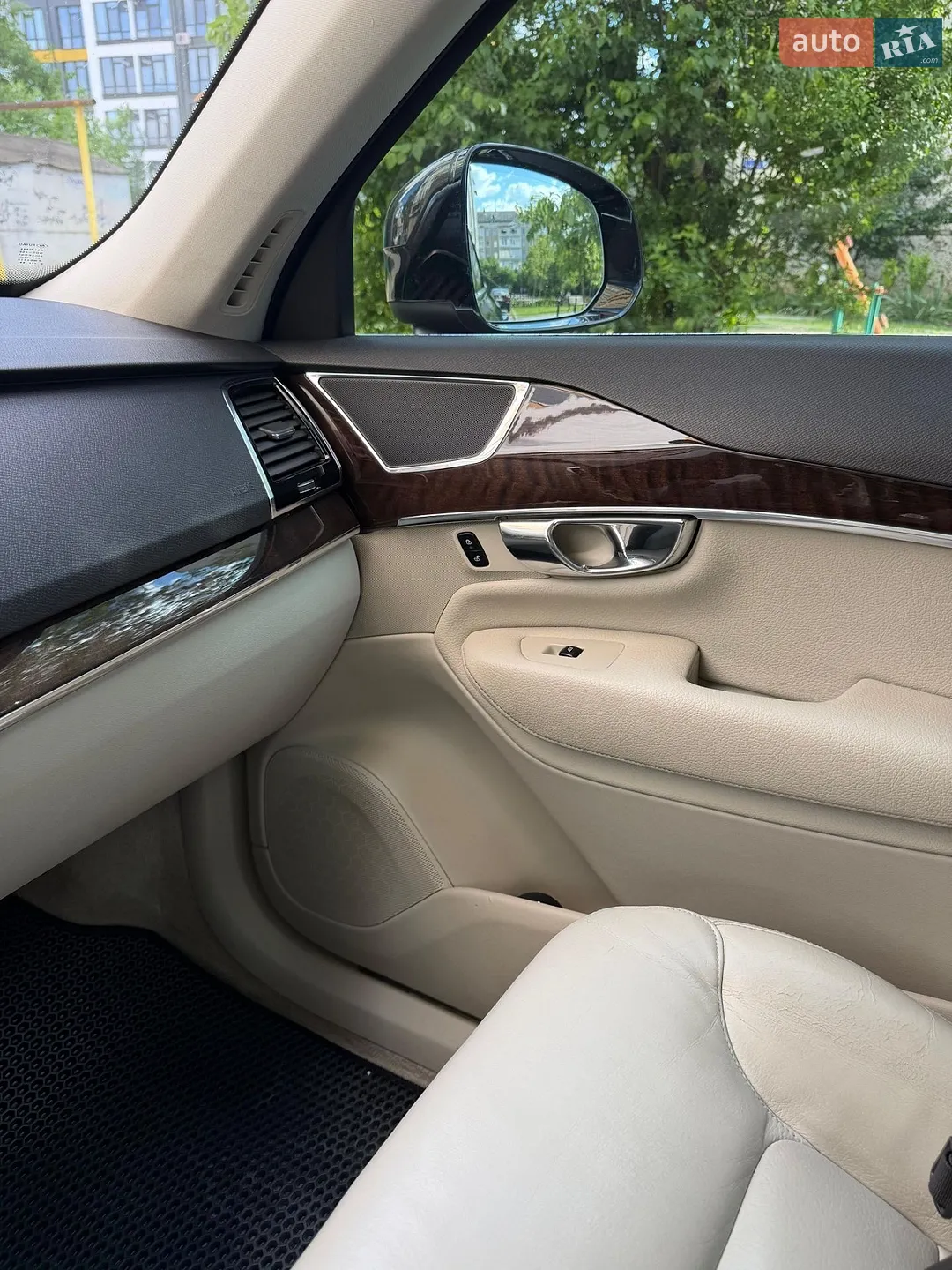 2015 Volvo XC90 - мініатюра 9